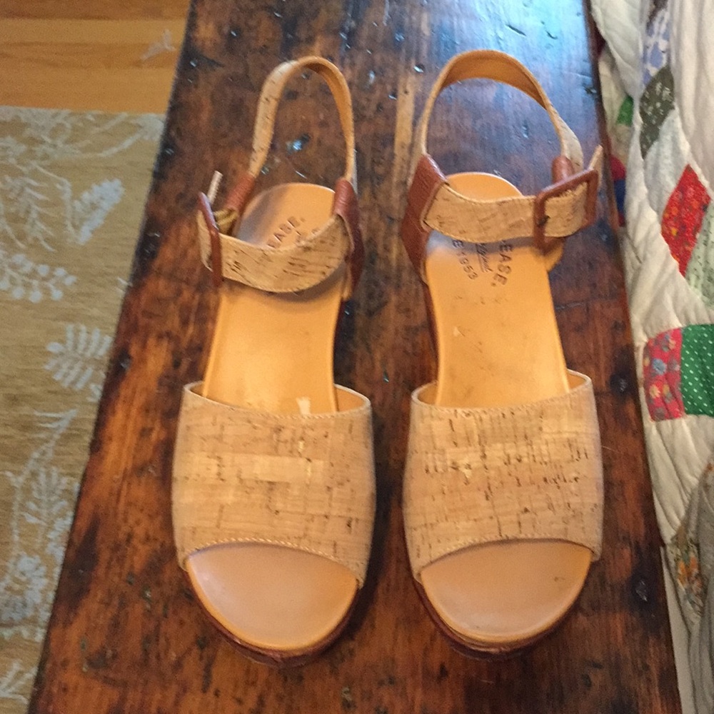 Size 9 Kork Ease Leather Wrapped Platform Sandals